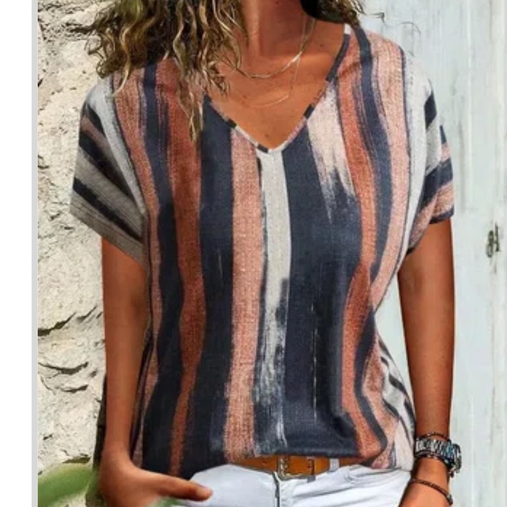 Nora Cora Striped V-neck basic T- shirt. Navy and terracotta . Loose fitting.